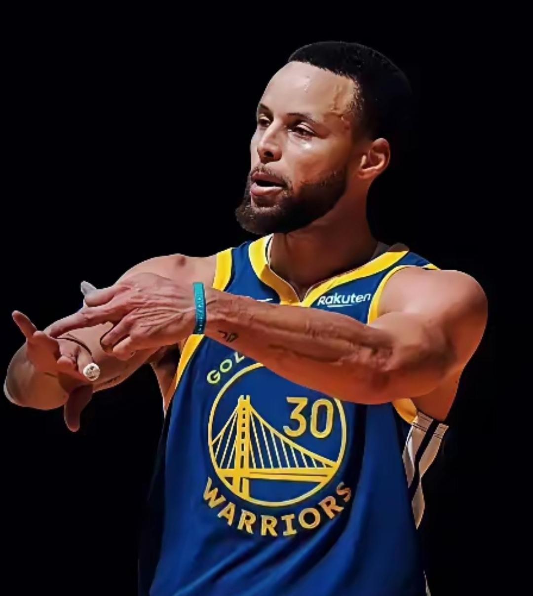 MAD不断突破！，库里连续五场比赛得分超过领先优势明显全场沸腾不已(禁止中断和屏蔽中断)