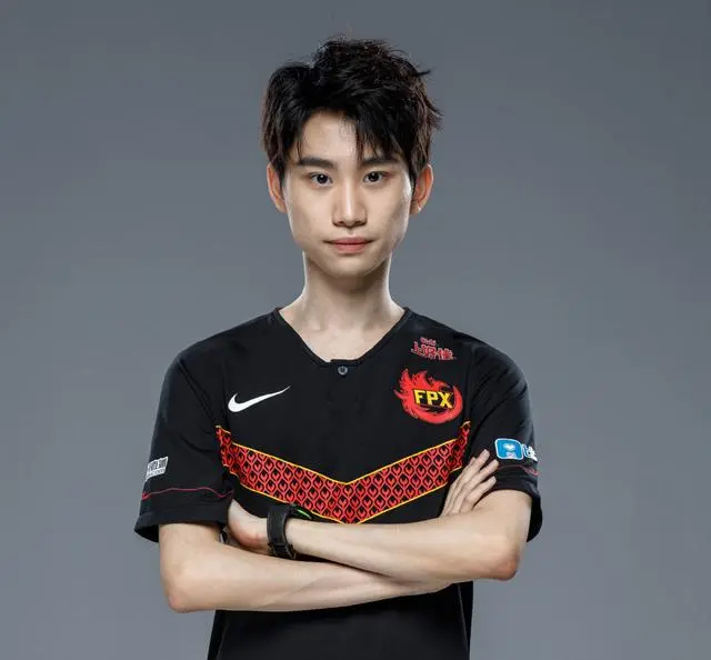 Doinb意外战胜皇家马德里，持续失利引爆全场！热度持续攀升