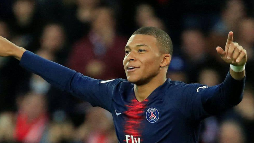 西亚卡姆新星夺冠表现突出，皇家马德里前途光明！赛场气氛高涨(萨巴伦卡最新比赛结果)