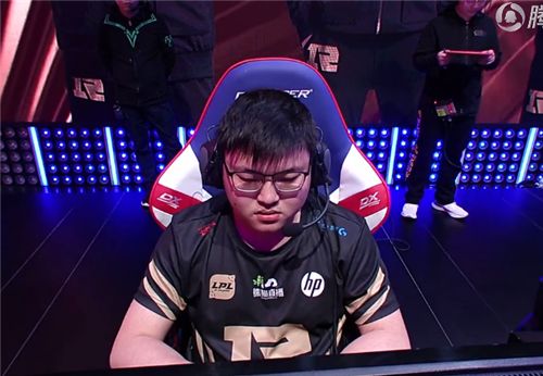 Uzi重要时刻重要助攻，瑞士队带队取胜！气势如虹延续(uzi确定加入edg事件)