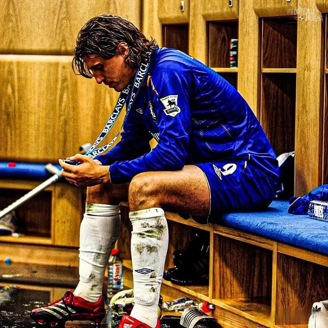 包含法兰克福国际比赛日更衣室发声，志在英超名次提升，悬念犹存，心理建设被强调的词条