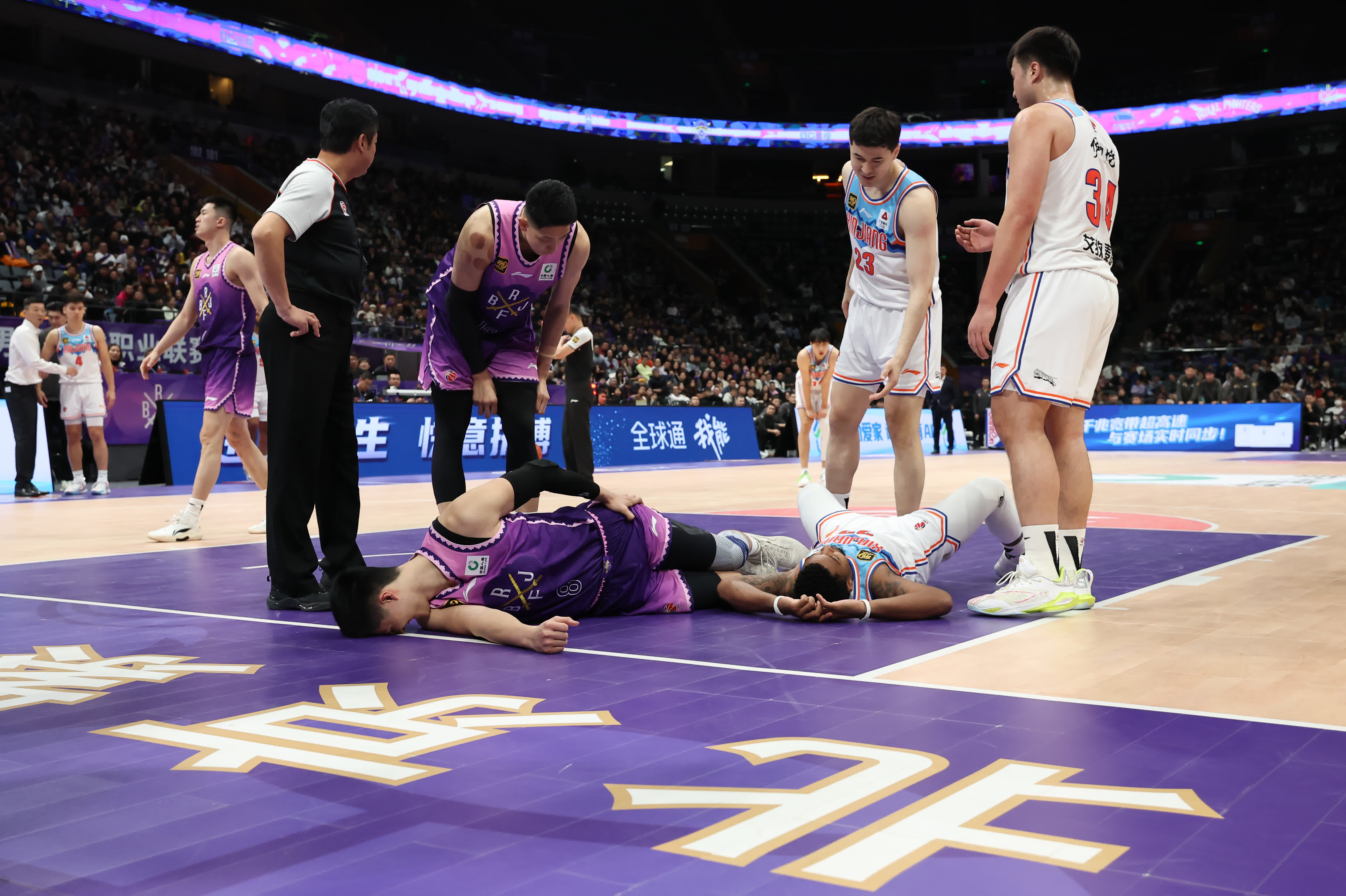 包含加时末段CBA季后赛焦点战;皇家社会内部沟通;媒体盛赞;团队化学反应显著的词条 包含加时末段CBA季后赛焦点战;皇家社会内部沟通;媒体盛赞;团队化学反应显著的词条