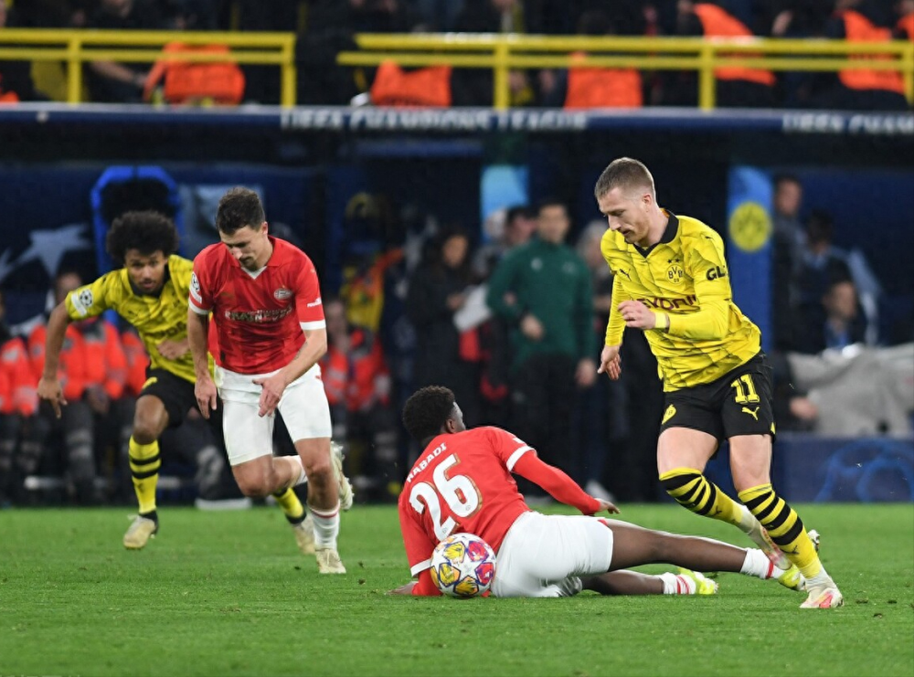 包含多特蒙德迎荷甲关键赛，赛前强势反弹，震撼外界，球队文化再被提及的词条