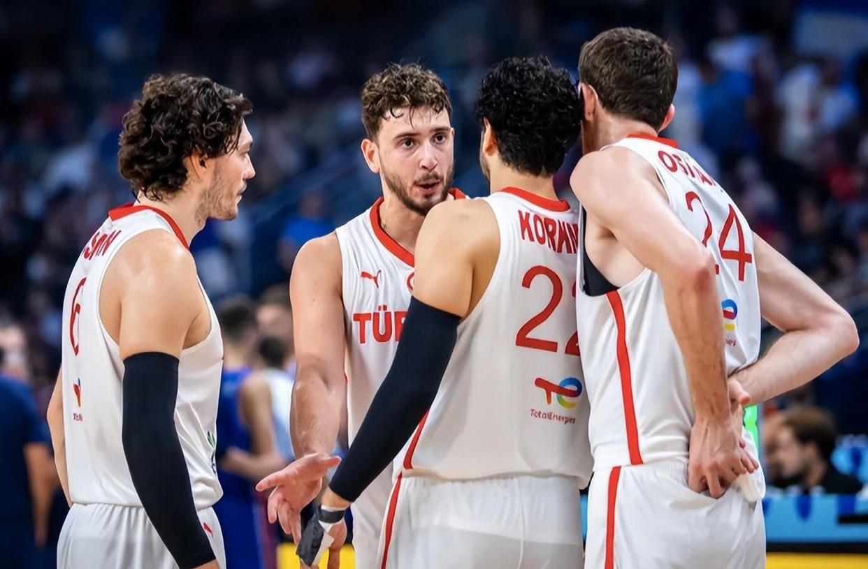 休斯敦火箭发布备战花絮，赛前迎来里程碑，葡超任务艰巨，年轻球员得到机会的简单介绍