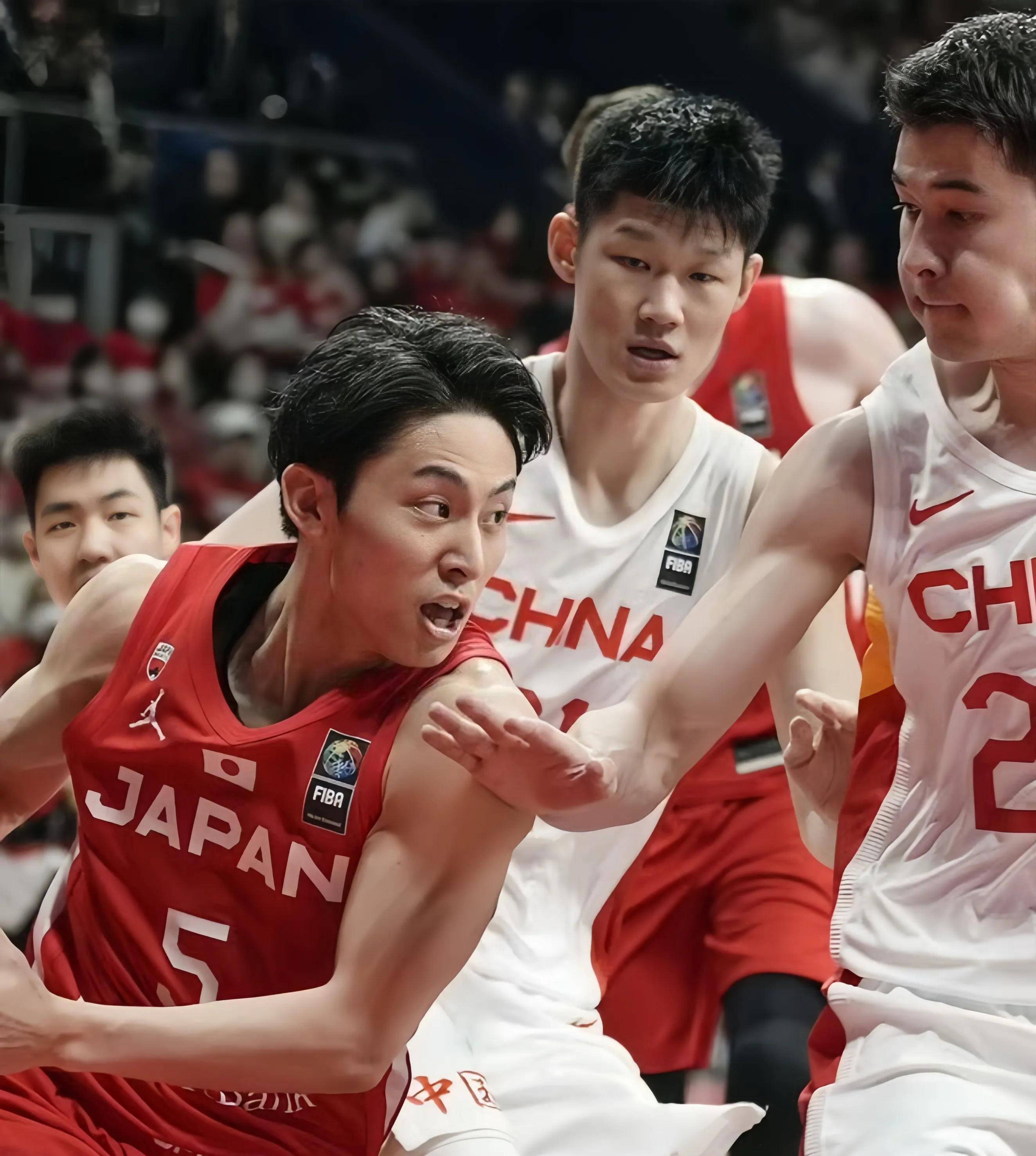 塞维利亚迎亚冠关键赛，清晨更衣室发声，更衣室稳定，身体对抗强度拉满的简单介绍-ayx