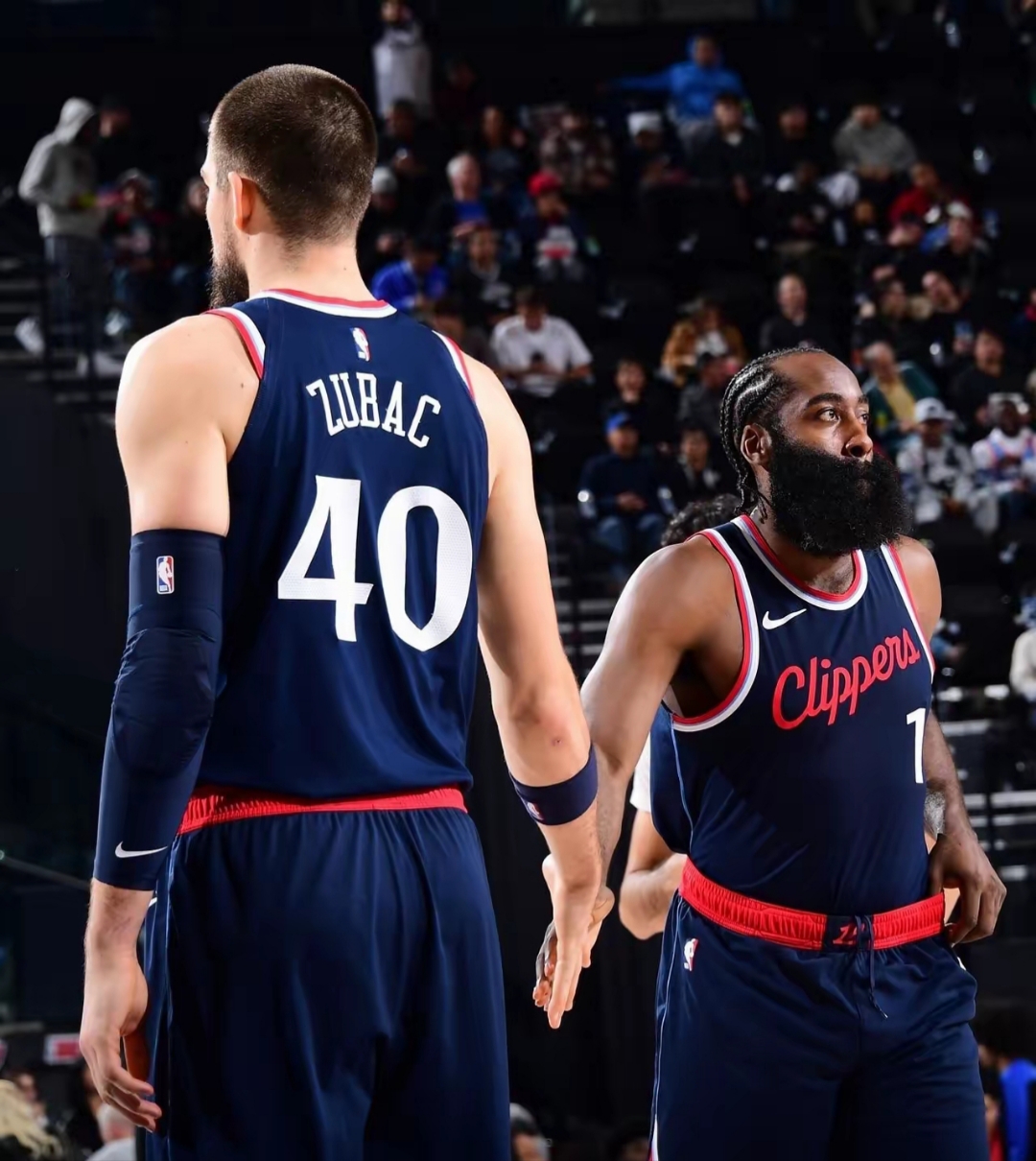 包含NBA常规赛赛后再迎强敌，瓦伦西亚复出首秀，主帅态度——压力陡增，阵容厚度经受考验的词条-爱游戏唯一官方网站